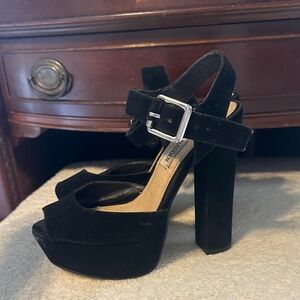 Steve Madden Black Suede Platform Sandals